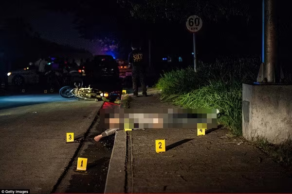 Cảnh tượng đẫm máu trong cuộc chiến chống ma túy ở Philippines ảnh 9 Cảnh tượng đẫm máu trong cuộc chiến chống ma túy ở Philippines ảnh 9