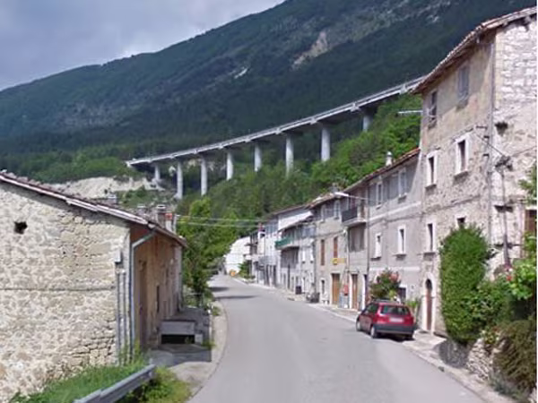 Chùm ảnh "thiên đường" biến thành "địa ngục" sau thảm họa động đất ở Ý ảnh 1 Chùm ảnh "thiên đường" biến thành "địa ngục" sau thảm họa động đất ở Ý ảnh 1