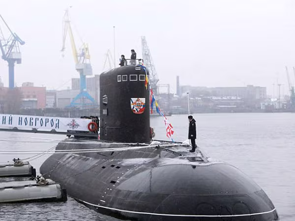 Phát hiện tàu ngầm Nga tại biển Ailen, căng thẳng Nga-Anh tiếp tục leo thang ảnh 1 Phát hiện tàu ngầm Nga tại biển Ailen, căng thẳng Nga-Anh tiếp tục leo thang ảnh 1