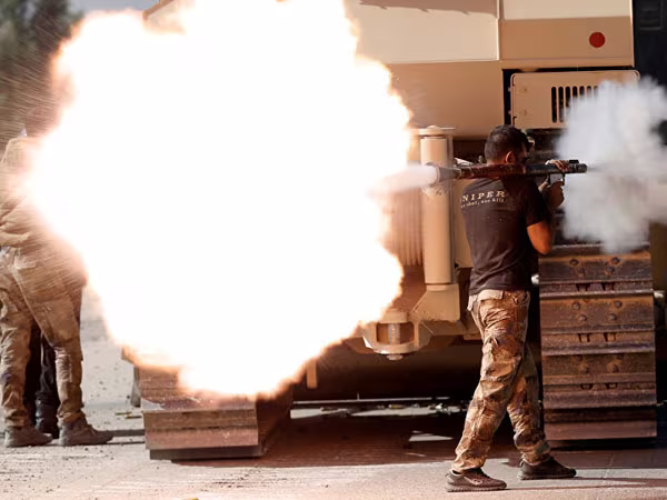 Nga ngừng không kích, Aleppo lập tức có giao tranh ác liệt ảnh 1