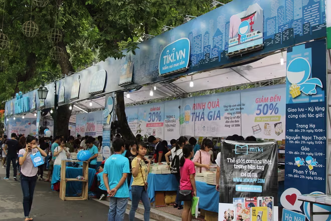 Náo nức tham dự hội chợ sách quốc tế 2015 ảnh 1 Náo nức tham dự hội chợ sách quốc tế 2015 ảnh 1