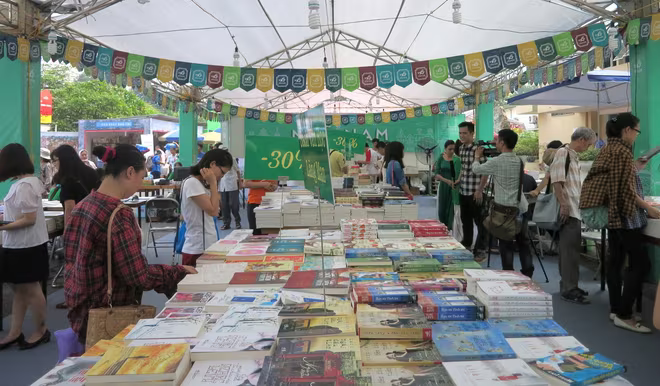 Hoàng thành Thăng Long "khai hội" cho người yêu sách ảnh 8 Hoàng thành Thăng Long "khai hội" cho người yêu sách ảnh 8