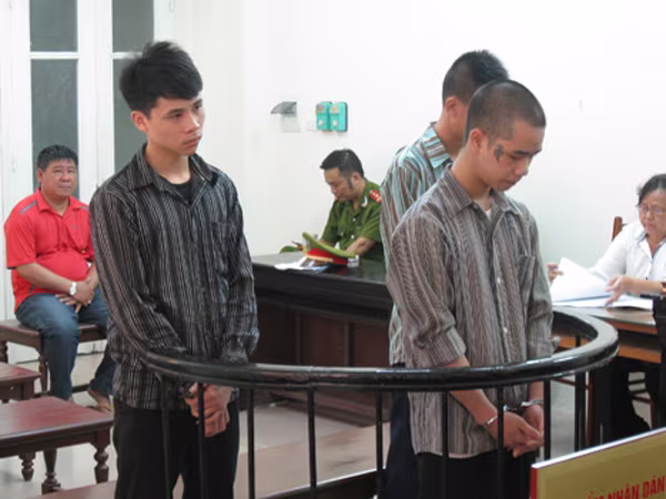 Bi kịch của cô bé bị bán "làm gái" từ năm 15 tuổi ảnh 2 Bi kịch của cô bé bị bán "làm gái" từ năm 15 tuổi ảnh 2