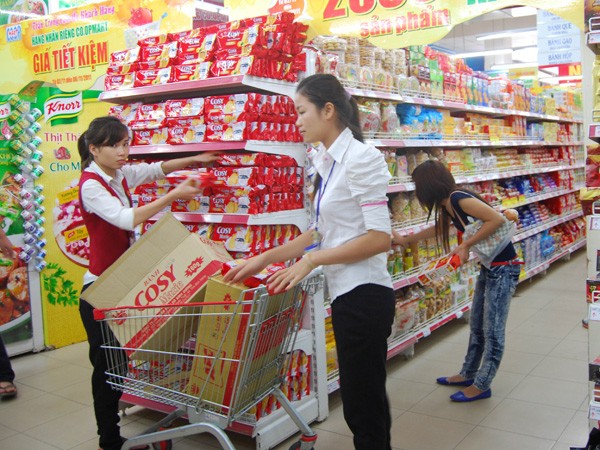Hàng tiêu dùng nhanh lặng lẽ tăng giá: Lại phải so đo khi chi dùng ảnh 1 Hàng tiêu dùng nhanh lặng lẽ tăng giá: Lại phải so đo khi chi dùng ảnh 1