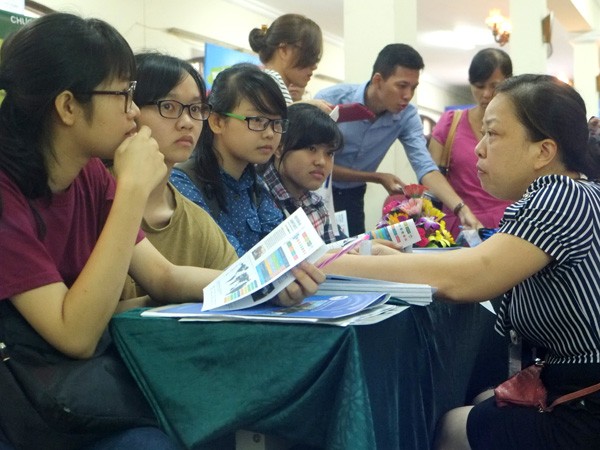 Chưa nhiều thí sinh nộp hồ sơ xét tuyển đại học ảnh 1 Chưa nhiều thí sinh nộp hồ sơ xét tuyển đại học ảnh 1
