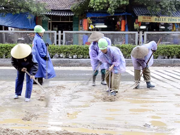 Mưa tạnh, nước rút, nhanh chóng ổn định cuộc sống người dân ảnh 1 Mưa tạnh, nước rút, nhanh chóng ổn định cuộc sống người dân ảnh 1