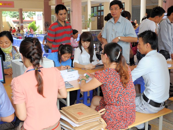 Sốt ruột nhìn điểm chuẩn đại học tăng dần ảnh 1 Sốt ruột nhìn điểm chuẩn đại học tăng dần ảnh 1