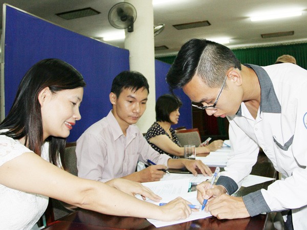 Bắt đầu "cuộc đua" đợt 2 xét tuyển ĐH, CĐ 2015 ảnh 1 Bắt đầu "cuộc đua" đợt 2 xét tuyển ĐH, CĐ 2015 ảnh 1