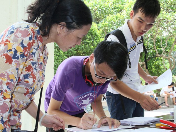 Quy định chi tiết danh mục các khoản thu: Ngăn "đẻ" thêm các khoản thu vô lý ảnh 1 Quy định chi tiết danh mục các khoản thu: Ngăn "đẻ" thêm các khoản thu vô lý ảnh 1