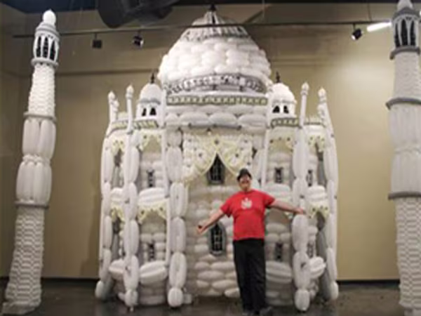 Tái hiện kỳ quan thế giới bằng bóng bay ảnh 1