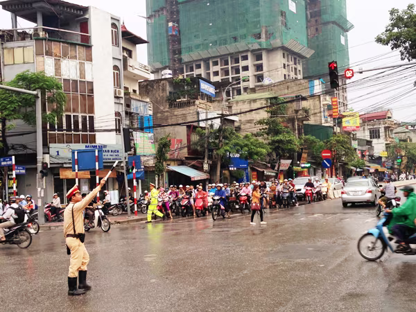 Phối hợp đồng bộ chống ùn tắc giao thông  ảnh 1