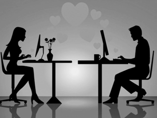 Chuyện những người đàn ông ngại thật, mê giả ảnh 1 Chuyện những người đàn ông ngại thật, mê giả ảnh 1