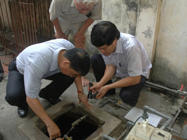 Sẽ xử phạt hành chính gia đình nào không hợp tác phòng dịch sốt xuất huyết ảnh 1