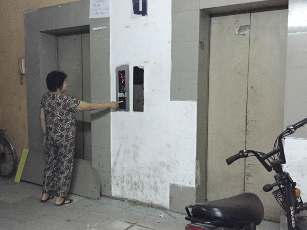 Nhà G chung cư Đền Lừ: Khổ vì sự cố thang máy  ảnh 1 Nhà G chung cư Đền Lừ: Khổ vì sự cố thang máy  ảnh 1