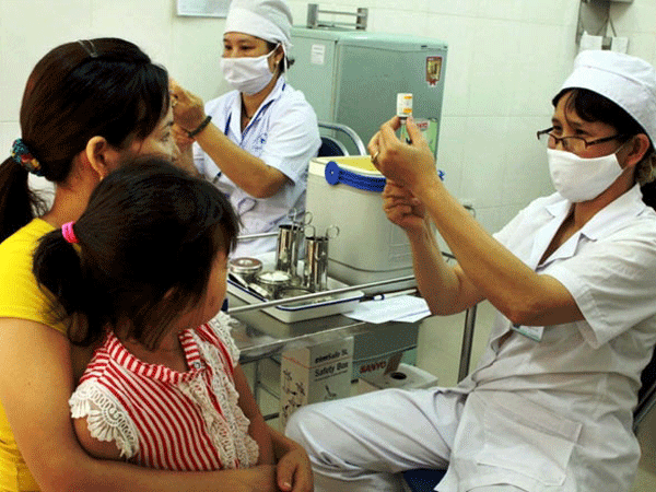 Chưa thay thế vaccine Quinvaxem trong tiêm chủng mở rộng ảnh 1 Chưa thay thế vaccine Quinvaxem trong tiêm chủng mở rộng ảnh 1