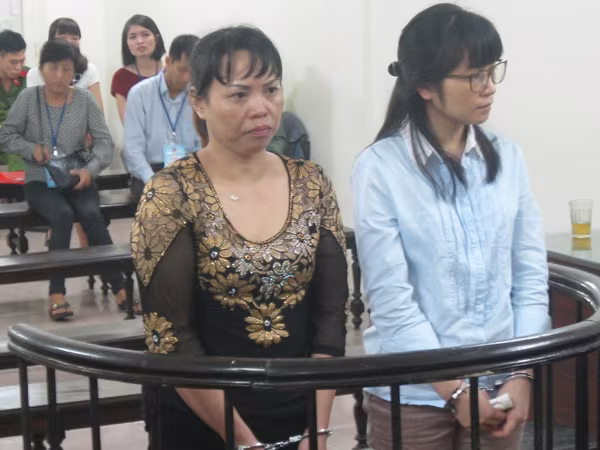 Nữ quái chuyên lừa đảo bằng "sổ đỏ" giả ảnh 1