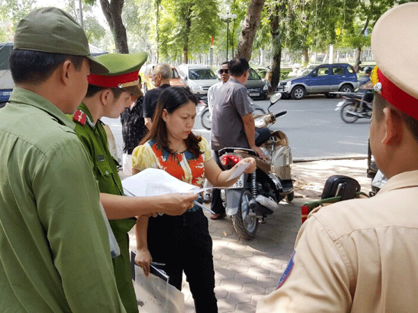 Quận Hai Bà Trưng: Quyết không để xe ba bánh tự chế nghênh ngang vi phạm ảnh 1 Quận Hai Bà Trưng: Quyết không để xe ba bánh tự chế nghênh ngang vi phạm ảnh 1