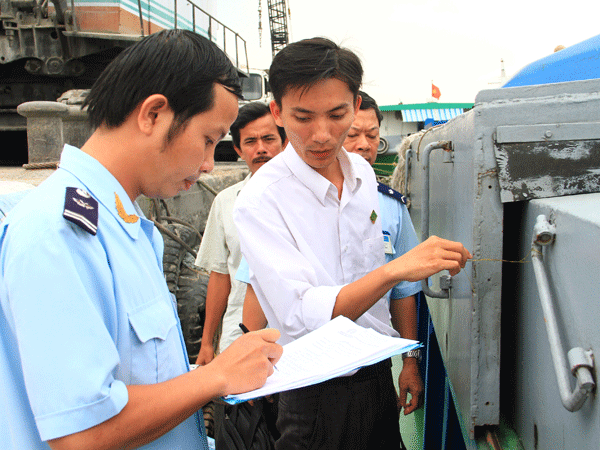 28% doanh nghiệp phải trả phí ngoài luồng ảnh 1