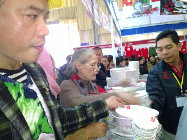 Gánh nặng thuế, phí thách thức sức cạnh tranh của doanh nghiệp ảnh 1