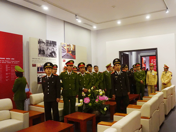 Giáo dục truyền thống qua những kỷ vật ảnh 1 Giáo dục truyền thống qua những kỷ vật ảnh 1