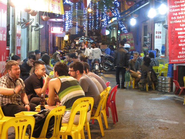 Du lịch Hà Nội loanh quanh ngõ hẹp (1): Chưa đủ sức "níu chân" du khách ảnh 2 Du lịch Hà Nội loanh quanh ngõ hẹp (1): Chưa đủ sức "níu chân" du khách ảnh 2