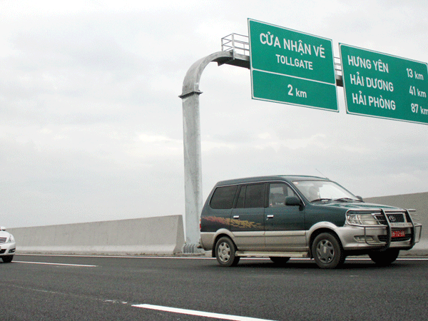 Thông xe cao tốc 6 làn hiện đại nhất Việt Nam ảnh 1