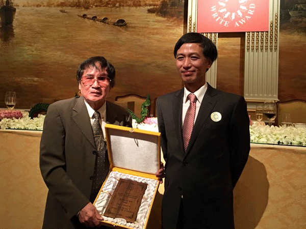 "Biên bản chiến tranh" nhận giải thưởng Văn học ASEAN 2015 ảnh 1