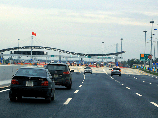 Xử lý nghiêm hành vi rải đinh trên cao tốc ảnh 1