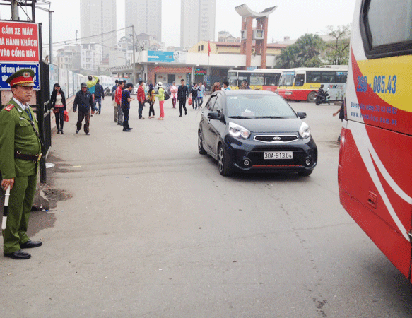 Đồng loạt xử lý xe tải, xe khách vi phạm  ảnh 1