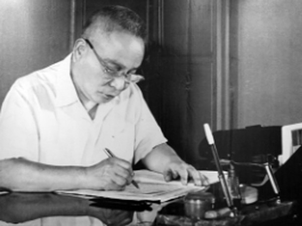 Tư liệu quý về Bộ trưởng Trần Quốc Hoàn ảnh 1 Tư liệu quý về Bộ trưởng Trần Quốc Hoàn ảnh 1