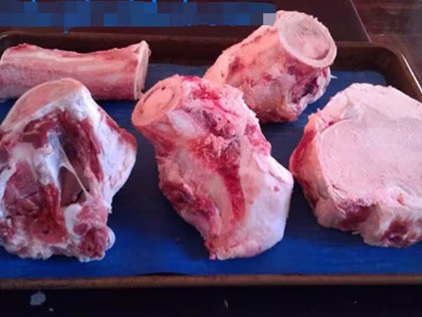 Ngã ngửa trước đồn thổi xương bê "trinh nguyên" ảnh 1 Ngã ngửa trước đồn thổi xương bê "trinh nguyên" ảnh 1