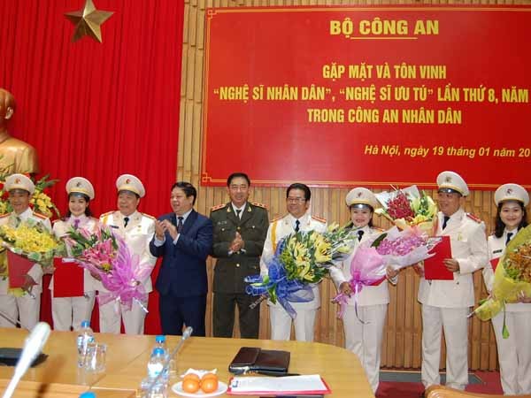 Tôn vinh các nghệ sỹ CAND được phong tặng danh hiệu NSND, NSƯT ảnh 1 Tôn vinh các nghệ sỹ CAND được phong tặng danh hiệu NSND, NSƯT ảnh 1