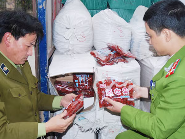 Quyết liệt kiểm soát thị trường nội địa trong dịp Tết  ảnh 1 Quyết liệt kiểm soát thị trường nội địa trong dịp Tết  ảnh 1