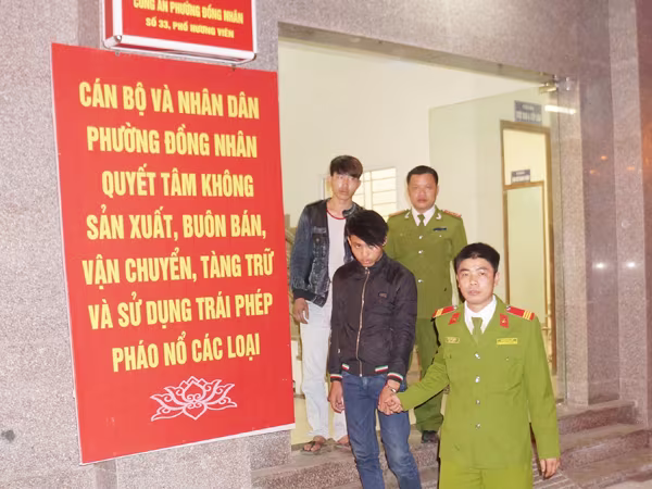 "Luôn nêu gương trước cán bộ chiến sỹ" ảnh 1