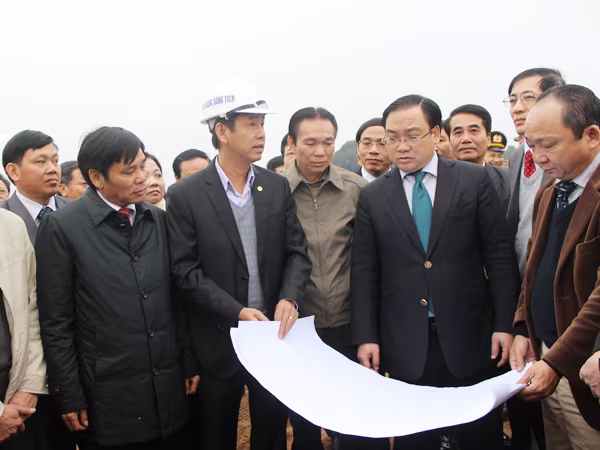 Giáo sư hàng đầu của Mỹ trực tiếp phẫu thuật tại Hà Nội ảnh 1 Giáo sư hàng đầu của Mỹ trực tiếp phẫu thuật tại Hà Nội ảnh 1