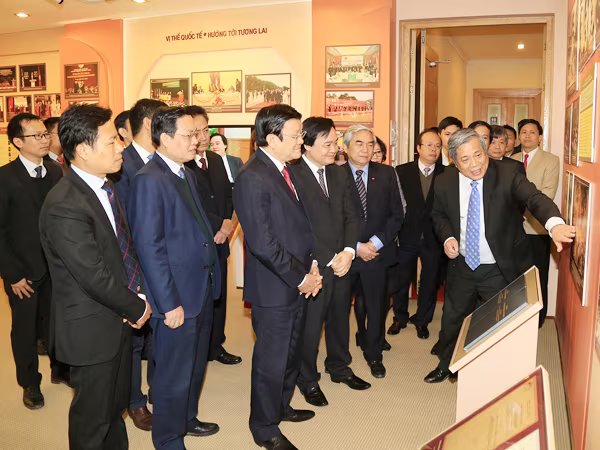 Chủ tịch nước Trương Tấn Sang: Đột phá mạnh mẽ để xây dựng đại học tầm cỡ khu vực ảnh 1