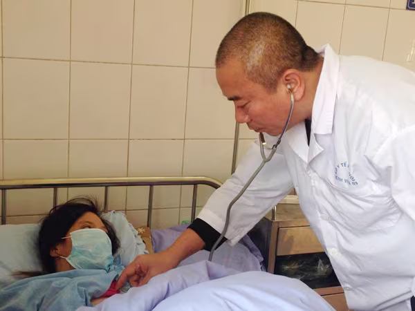 Ngày Thầy thuốc Việt Nam 27-2: Trăn trở ở nơi không bác sĩ nào muốn đến ảnh 1