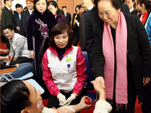 Phó Chủ tịch nước Nguyễn Thị Doan khai hội Xuân hồng ảnh 1 Phó Chủ tịch nước Nguyễn Thị Doan khai hội Xuân hồng ảnh 1