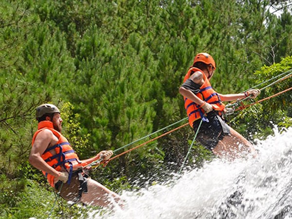 Du lịch mạo hiểm: Cần chấn chỉnh để đảm bảo an toàn ảnh 2 Du lịch mạo hiểm: Cần chấn chỉnh để đảm bảo an toàn ảnh 2