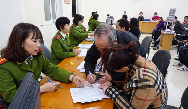 Xây dựng hình ảnh chiến sỹ Công an Thủ đô thân thiện ảnh 1