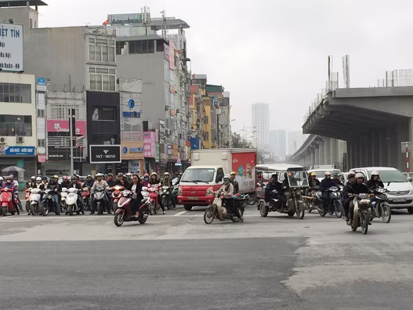 Nút giao thông hầm chui Thanh Xuân, Trung Hòa (Hà Nội): Cần sớm hoàn thiện hệ thống biển báo, vạch sơn ảnh 1 Nút giao thông hầm chui Thanh Xuân, Trung Hòa (Hà Nội): Cần sớm hoàn thiện hệ thống biển báo, vạch sơn ảnh 1