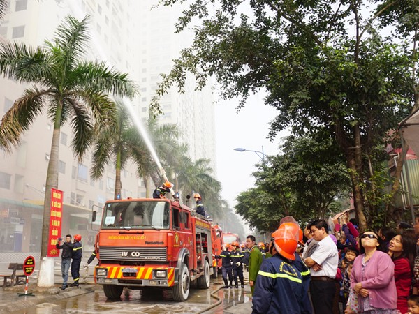 Diễn tập chữa cháy, cứu nạn tại chung cư 32 tầng ảnh 2 Diễn tập chữa cháy, cứu nạn tại chung cư 32 tầng ảnh 2