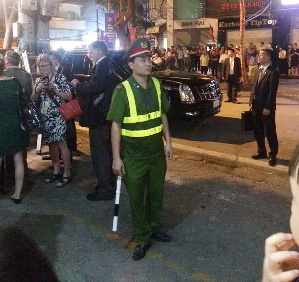 Bữa tối bất ngờ của Tổng thống Obama đã được bảo vệ như thế nào? ảnh 1 Bữa tối bất ngờ của Tổng thống Obama đã được bảo vệ như thế nào? ảnh 1