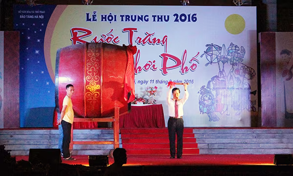 Sân chơi "Rước trăng chơi phố" trở lại với trẻ em Hà Nội ảnh 4 Sân chơi "Rước trăng chơi phố" trở lại với trẻ em Hà Nội ảnh 4