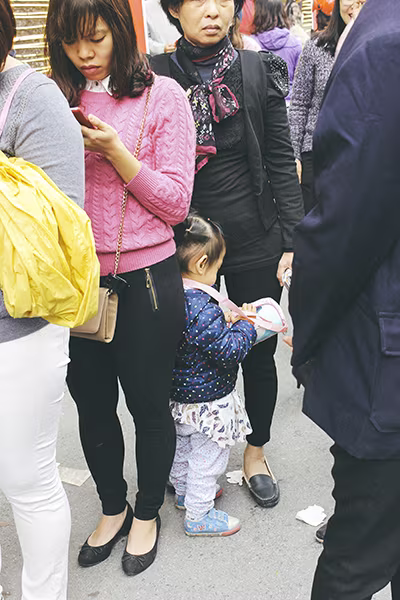 Tiệm vàng lớn xếp hàng dài, tiệm vàng nhỏ ế chỏng chơ ảnh 3 Tiệm vàng lớn xếp hàng dài, tiệm vàng nhỏ ế chỏng chơ ảnh 3