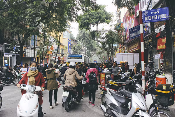 Tiệm vàng lớn xếp hàng dài, tiệm vàng nhỏ ế chỏng chơ ảnh 1 Tiệm vàng lớn xếp hàng dài, tiệm vàng nhỏ ế chỏng chơ ảnh 1