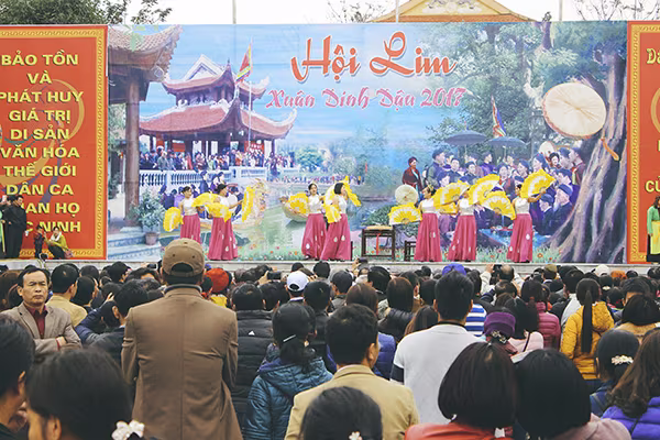 Biển người về trẩy hội Lim ảnh 4