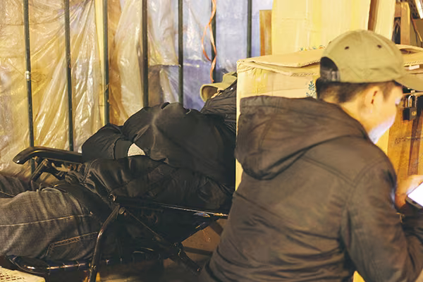 Giấc ngủ chập chờn của các tiểu thương ở chợ đầu mối Long Biên ảnh 3 Giấc ngủ chập chờn của các tiểu thương ở chợ đầu mối Long Biên ảnh 3