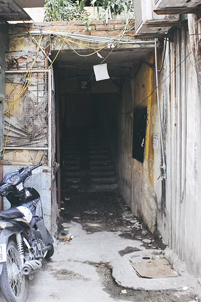 Đương đầu với tử thần ở những khu tập thể cũ Hà Nội ảnh 7 Đương đầu với tử thần ở những khu tập thể cũ Hà Nội ảnh 7