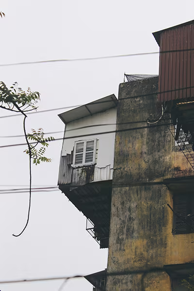 Đương đầu với tử thần ở những khu tập thể cũ Hà Nội ảnh 9 Đương đầu với tử thần ở những khu tập thể cũ Hà Nội ảnh 9